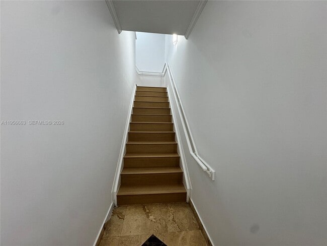 Building Photo - 2404 Belmont Ln