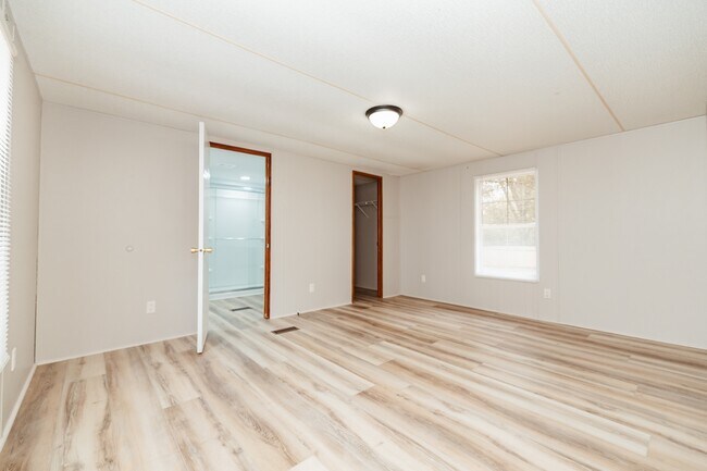 Building Photo - 4680 Hardy Adams Rd