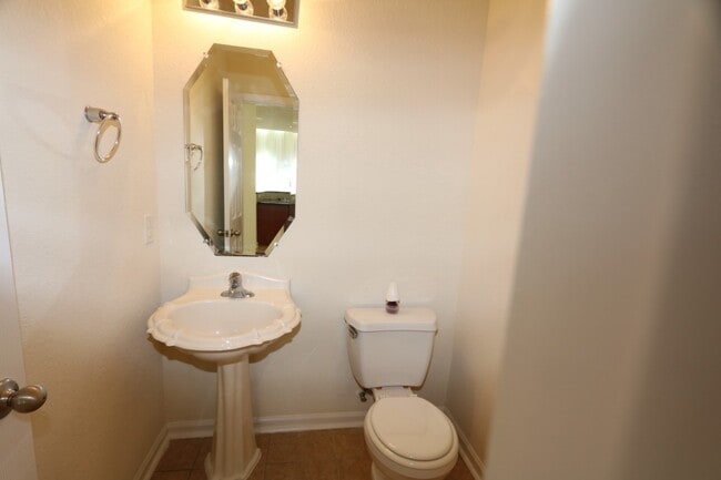 Building Photo - 7555 Autumn Sun Dr