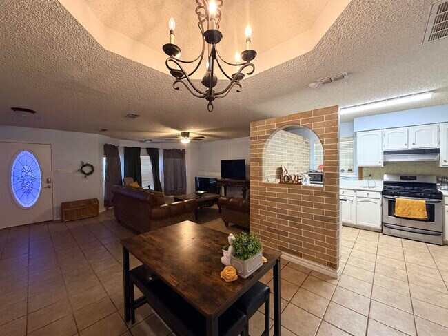 Building Photo - 307 Hancock Ct