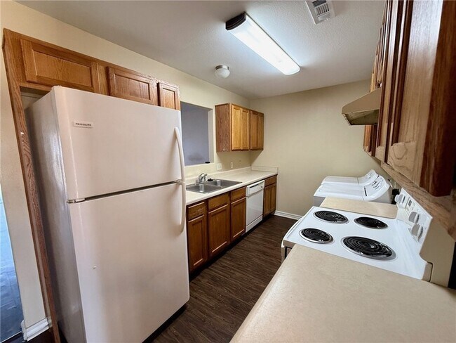 Building Photo - 333 Graystone Cir