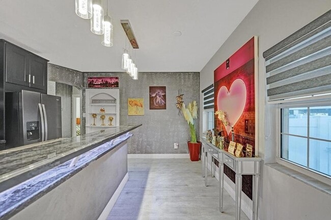 Building Photo - 2000 Jackson St