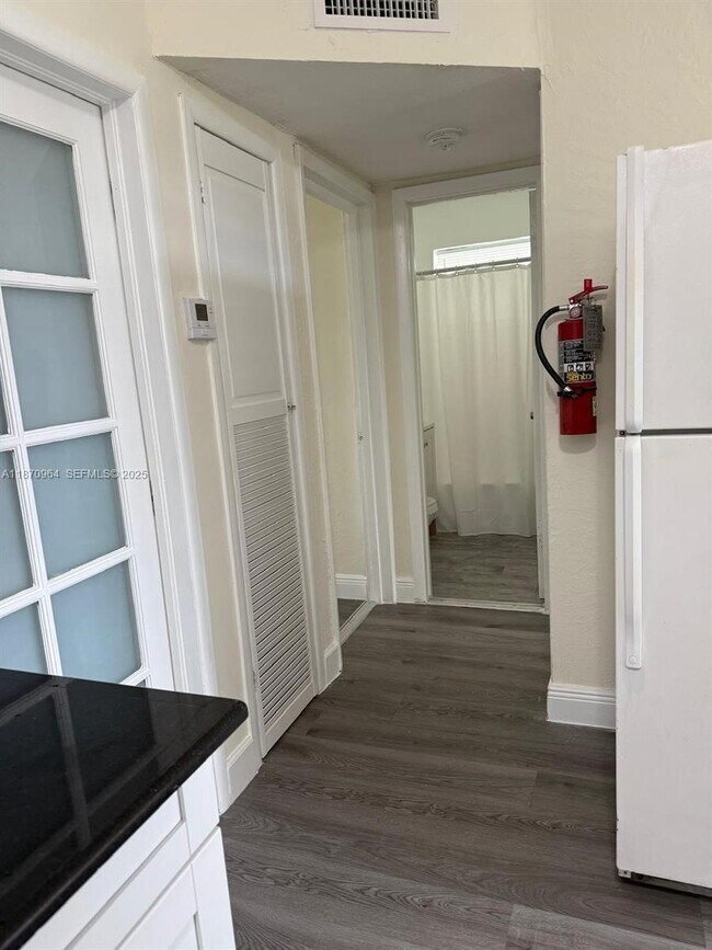 Building Photo - 4721 NW 33rd Ave