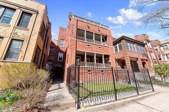Building Photo - 3 bedroom in Chicago IL 60640