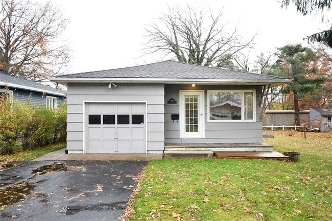 Primary Photo - 300 Howland Ave