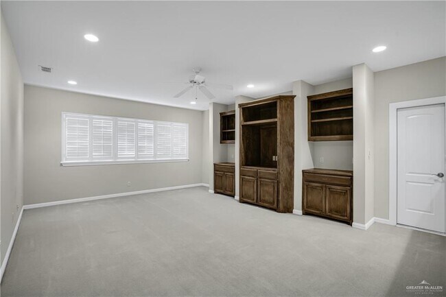 Building Photo - 21 Bales Rd