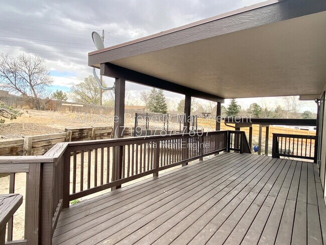 Building Photo - 2168 Wildwood Dr