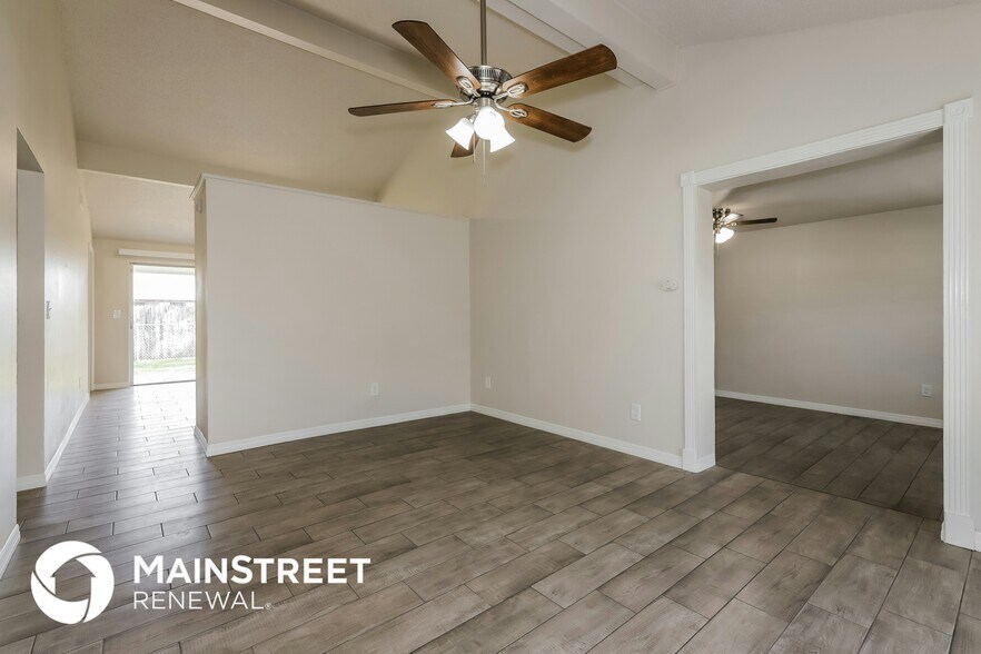 Building Photo - 1205 Windy Hill Dr