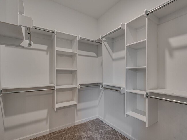 Building Photo - 4 Bedroom + Yukon Schools