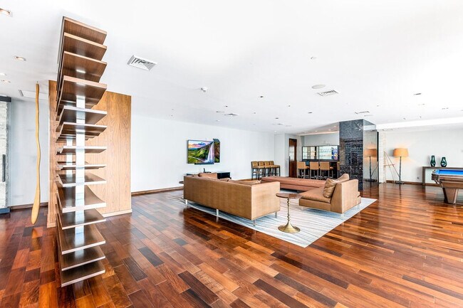 Building Photo - 101 S Fort Lauderdale Beach Blvd