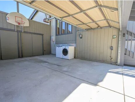 Building Photo - 4433 Date Ave