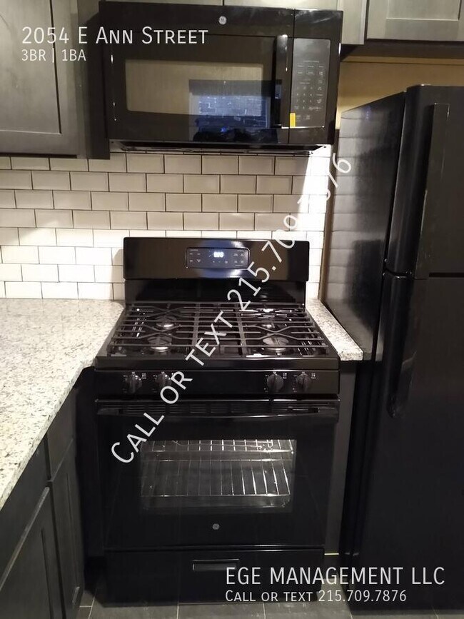 Building Photo - 2054 Ann St