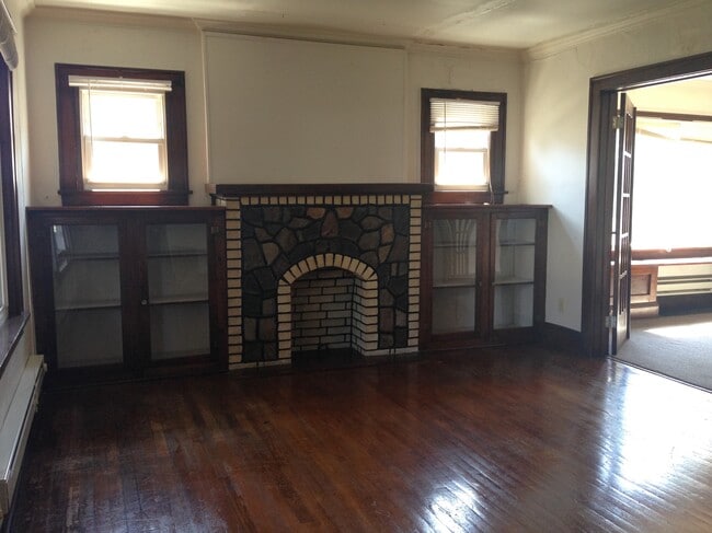 Building Photo - 864 Chalker St