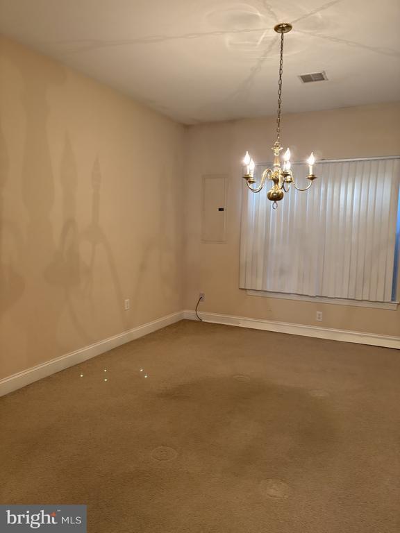 Building Photo - 212 Silk Drive