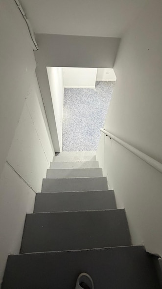 Building Photo - 1322 Fargo Ave