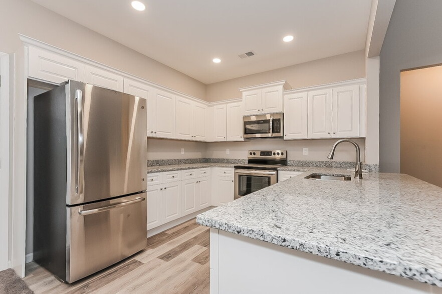 Building Photo - 19 Celtic Ct