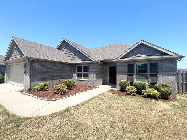 Building Photo - 211 Genoa Way