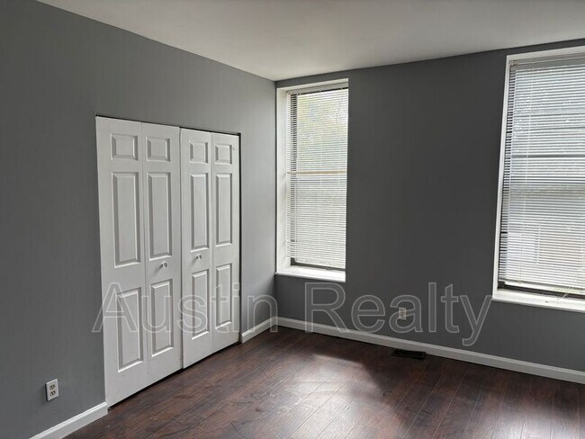 Building Photo - 4390 McPherson Ave