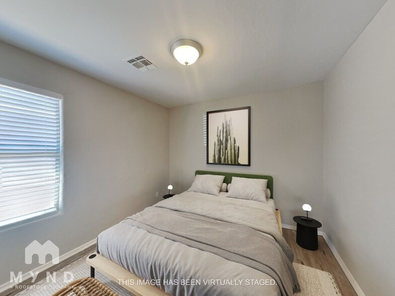 Building Photo - 43722 Bedford Dr