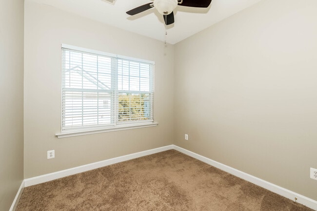 Building Photo - 5566 Lanier Ave