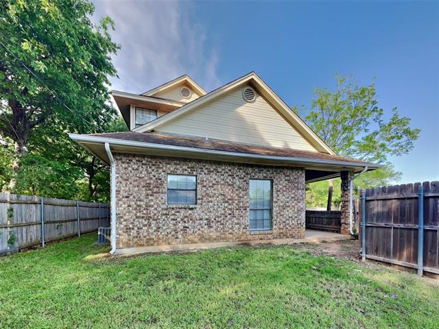 Building Photo - 104 NE Timber Ridge Dr