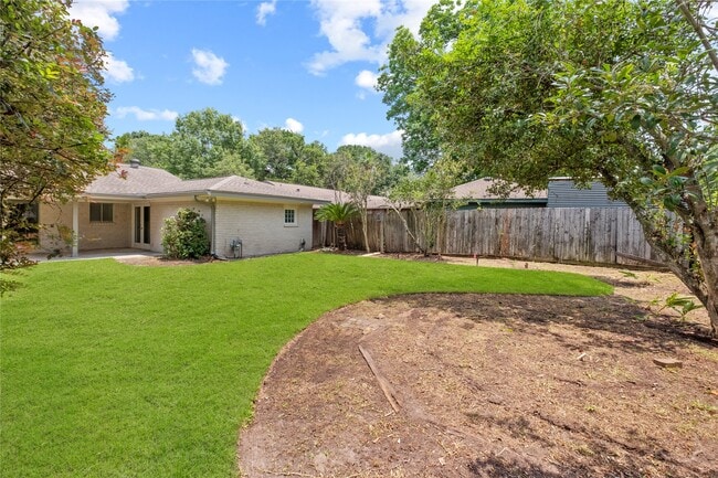 Building Photo - 8307 Braesview Ln