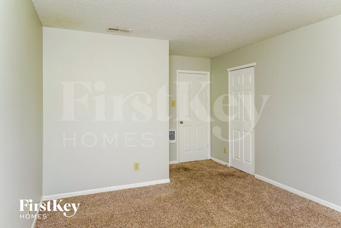 Building Photo - 8837 Hosta Way