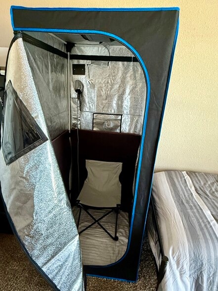 Bedroom 2 with dry sauna - 3006 Crystal Ann Dr