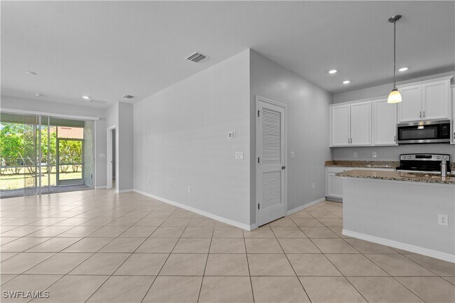 Building Photo - 3041 Royal Gardens Ave