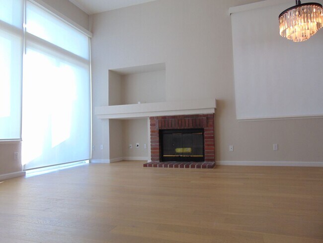 Building Photo - Gorgeous 2 story home available now in Gat...