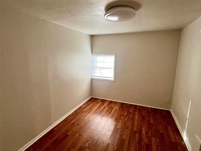 Building Photo - 11527 Chickwood Dr