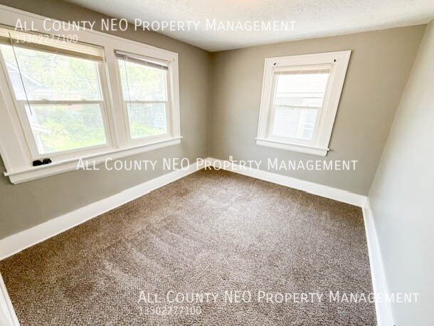 Building Photo - 73 Belvidere Way