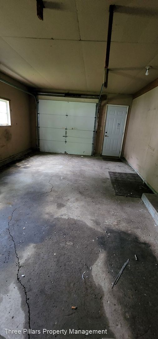 Building Photo - 2 br, 1 bath House - 950 3rd Ave