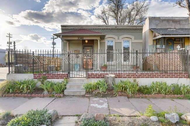 Primary Photo - 3341 Lawrence St