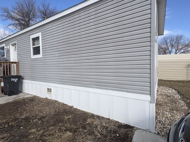 Building Photo - 486 Baja Ln S