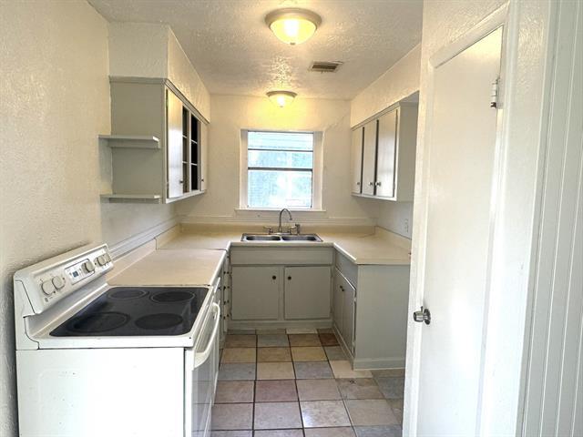 Building Photo - 9849 San Lea Dr