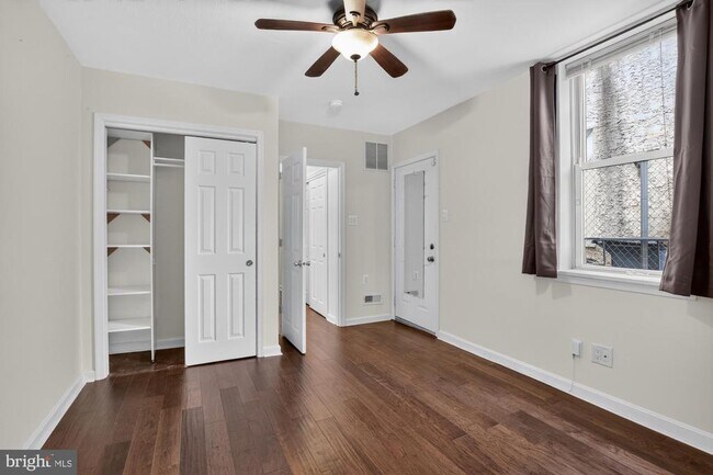 Building Photo - 4435 Sansom St