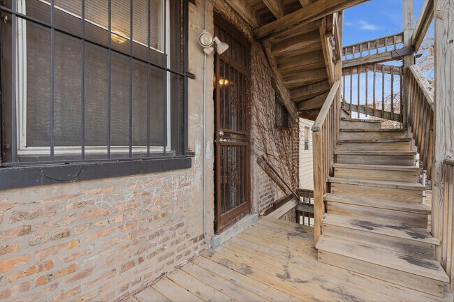 Building Photo - 6239 S Ellis Ave