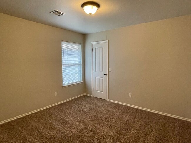 Building Photo - Great 3 bed 2 bath in Edmond!!