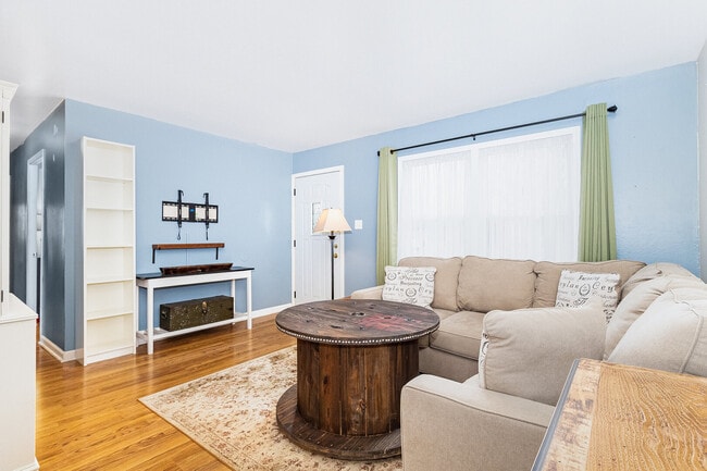 Building Photo - 531 Glen Ave