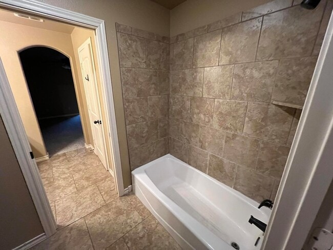 Building Photo - 10509 Quinton Ave