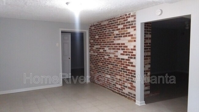 Building Photo - 1715 Highland Pl