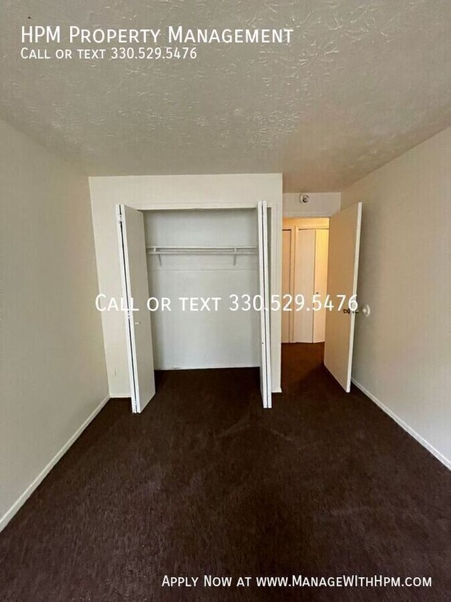 Building Photo - 841 SilverMeadow 102-
