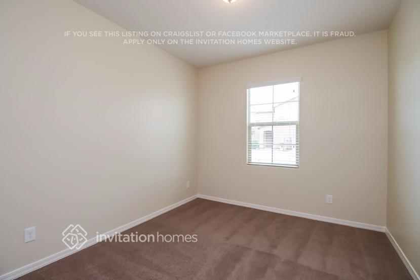 Building Photo - 4962 E Alamo St