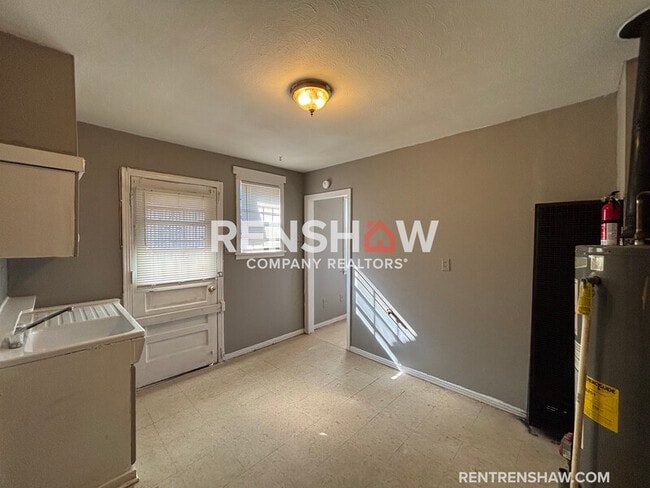 Building Photo - 3203 Jackson Ave