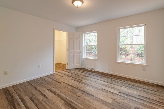 Building Photo - 172 Moffitt Rd