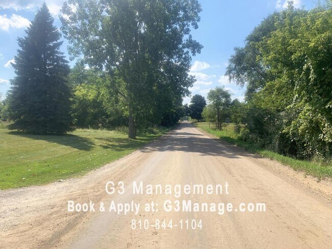 Building Photo - 570 E Marr Rd