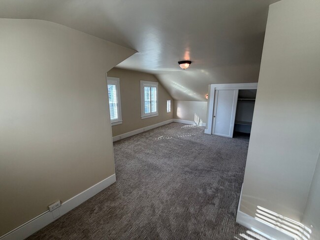 Building Photo - East Sacramento Home | 3 bedroom / 2 bathroom |1 bedroom 1 bath ADU | Available Now!