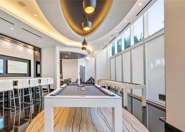 Building Photo - 851 NE 1st Ave