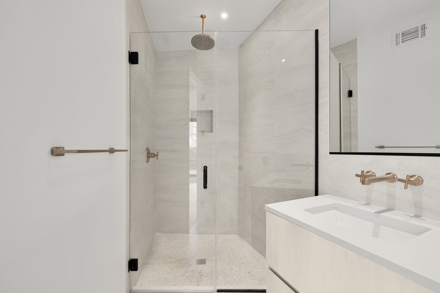 Building Photo - 1451 Maryland Ave NE